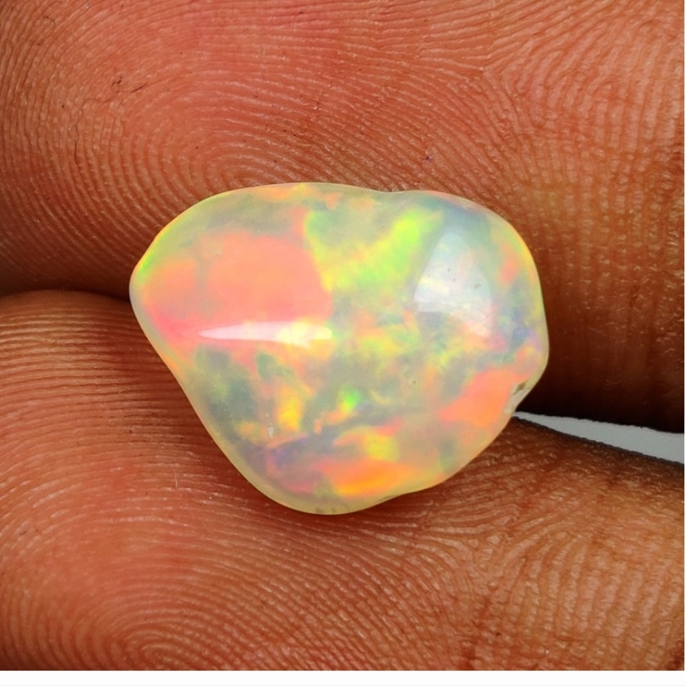 2.86 Ct Natural Multicolor Welo Opal Top Fire Solid Rough - Picture 2 of 2